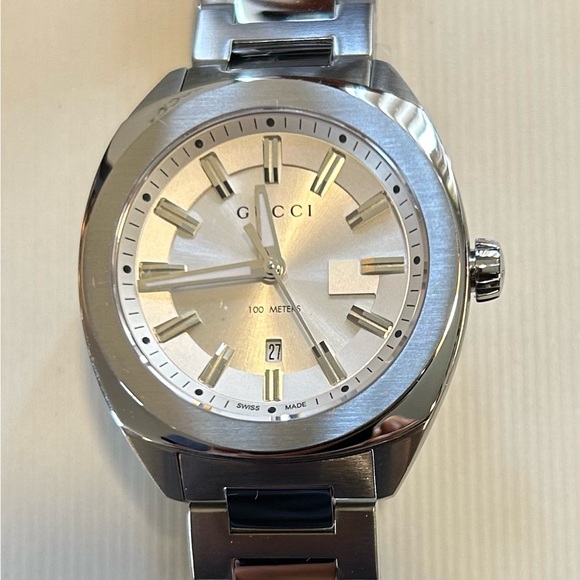 Gucci Watch With 37mm Silver Face & Silver Bracelet - Picture 1 of 10